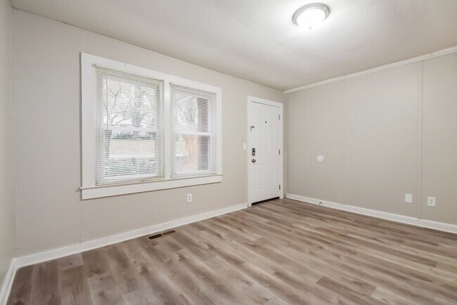 Foto del edificio - 5578 Owens Dr