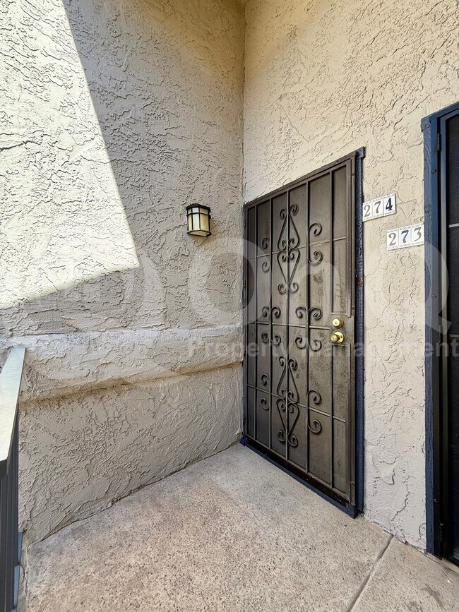 Foto del edificio - 4444 E Paradise Village Pkwy N