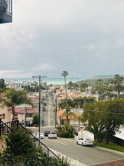 Building Photo - 1417 Calle Mirador