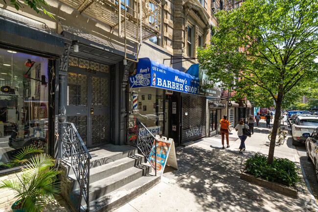 Entrance - 125 E 4th St