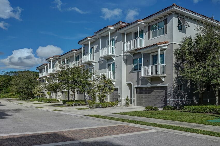 Efficiency For Rent In Delray Beach