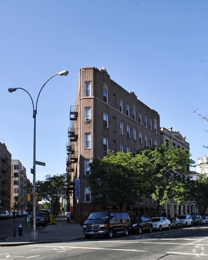 Building Photo - 1820 Grand Concourse