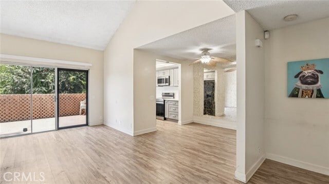 Foto del edificio - 6816 Alondra Blvd