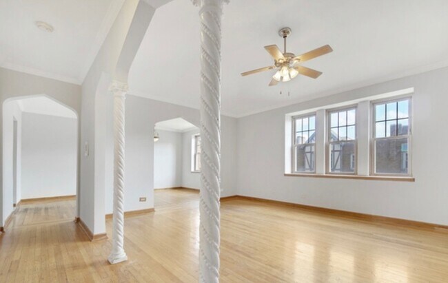 Foto del edificio - 10913 S Longwood Dr
