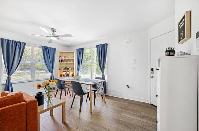 Área de comedor - 3801 Carroway St