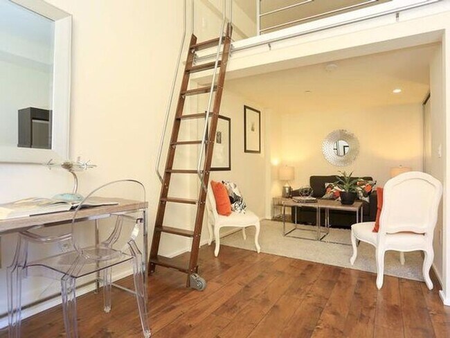 Building Photo - Remodeled Studio Loft in San Francisco