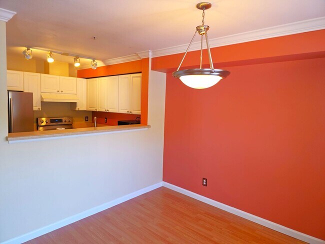 Foto del edificio - Latitude Condominiums 3 Bed, 2 Bath in Fed...