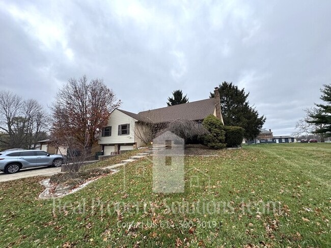 Foto del edificio - 2 bedroom home with fenced backyard