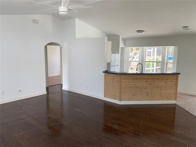 Foto del edificio - 2217 Pickard Ln