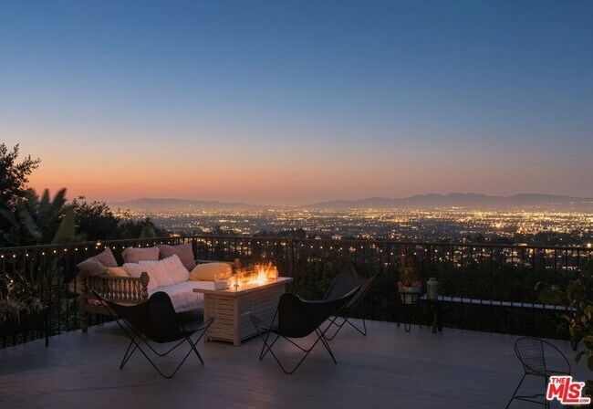 Building Photo - 8147 Mulholland Terrace