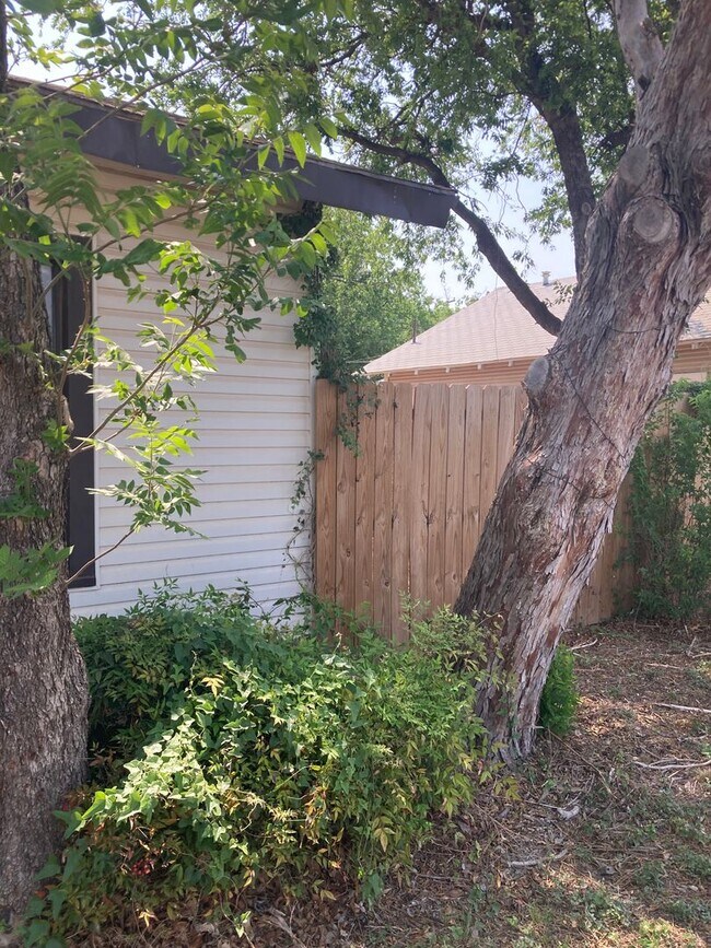 Building Photo - 1309 Cypress