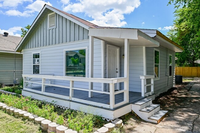 Building Photo - 4714 Nichols St