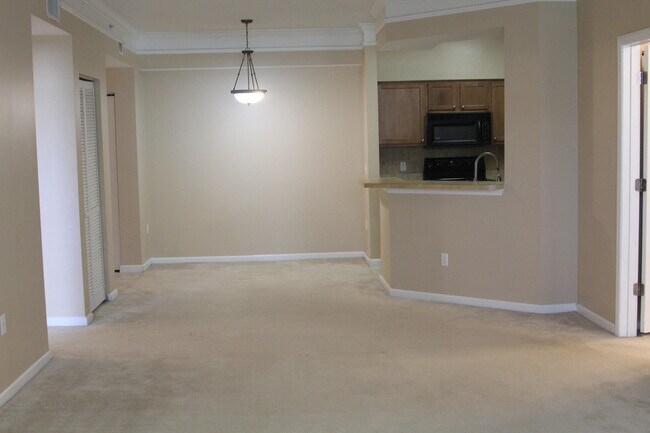 Foto del edificio - 4203 Myrtlewood Cir E
