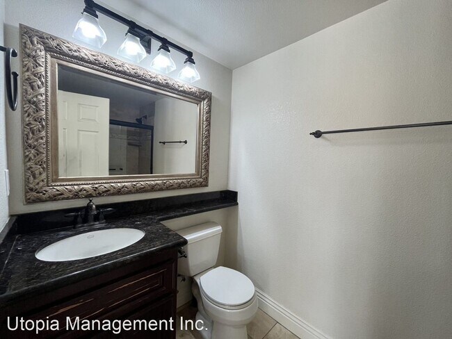 Building Photo - 2 br, 2.5 bath House - 3975 Nobel Dr. #292
