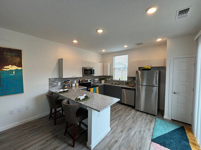 Foto del edificio - 151 Rikardson St