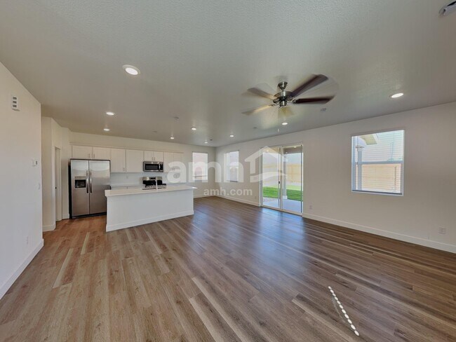 Foto del edificio - 10072 Potomac St