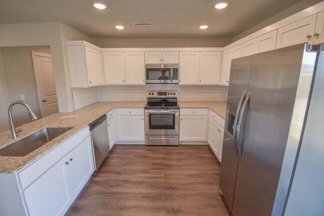 Foto del edificio - Nice  3 Bed 2 Bath Home in Farmington!