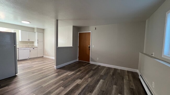 Building Photo - 1103 Karluk St