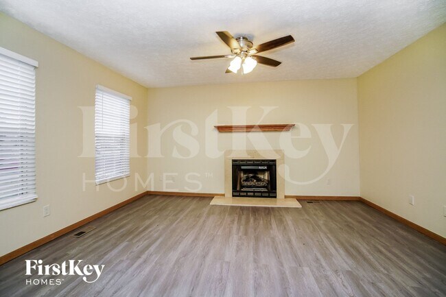 Building Photo - 3953 Highland Bluff Dr