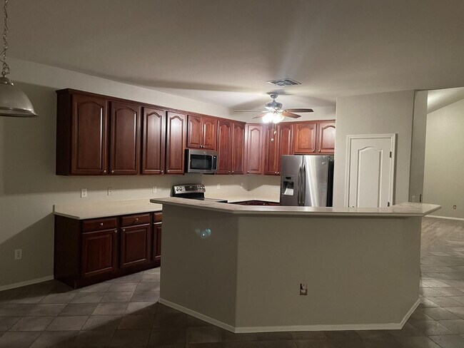 Foto del edificio - 24155 W Desert Bloom St