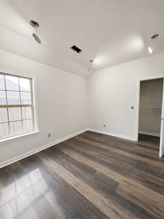 Building Photo - COMING SOON FOR RENT- EAST MONTGOMERY