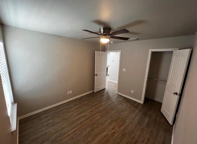 Foto del edificio - 2632 Hickory Ave