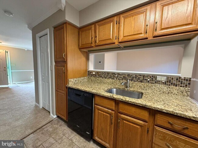 Foto del edificio - 16926 Point Pleasant Ln