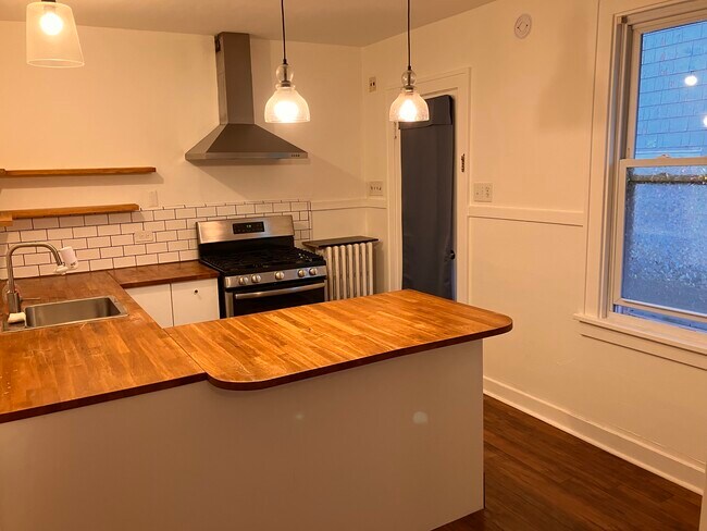 Cocina - 895 Mercer St
