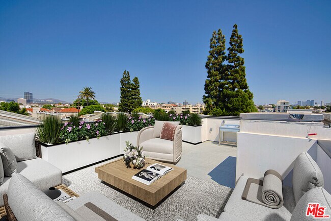 Foto del edificio - 1815 Barry Ave