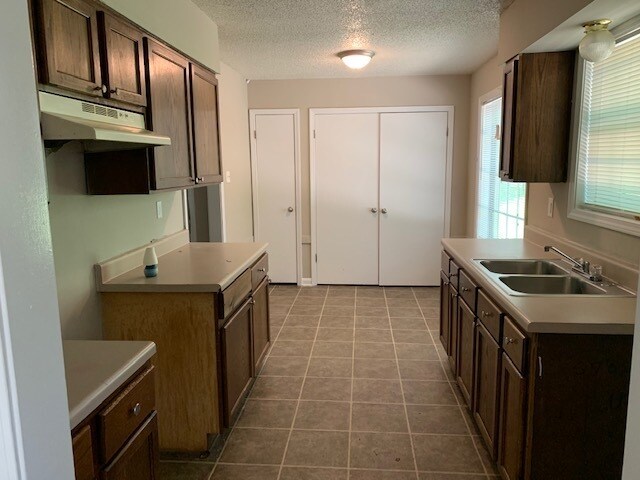 Building Photo - Single family home