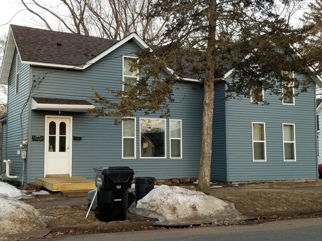1506 6th St E, Menomonie, WI 54751 House Rental in Menomonie, WI
