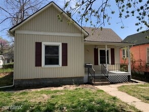 Building Photo - 430 NE Lime St