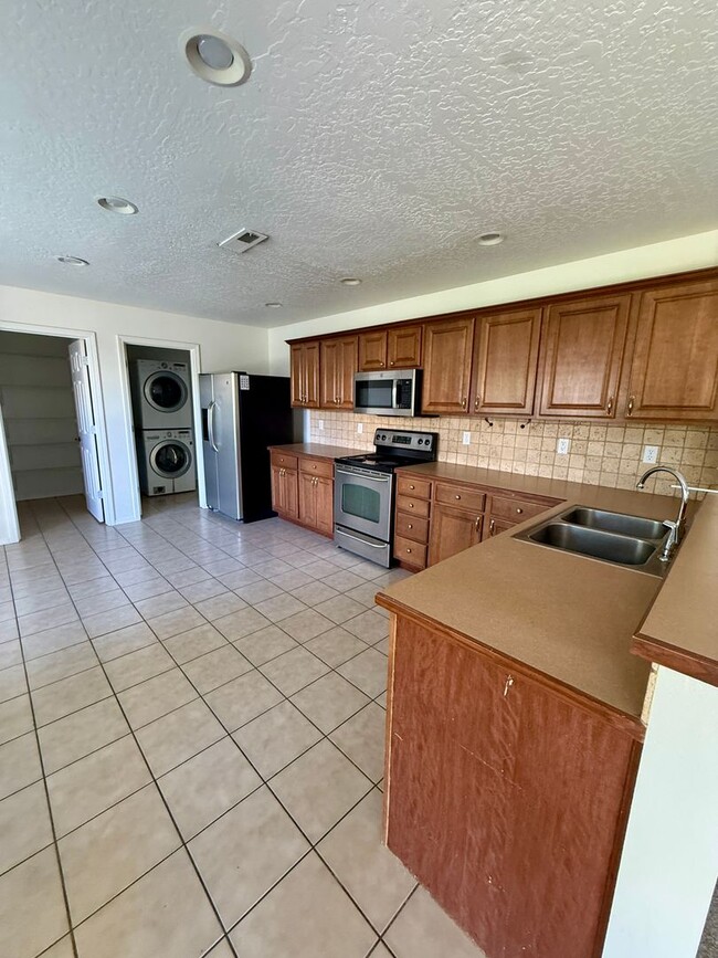 Building Photo - Wonderful Home for rent in Caldwell