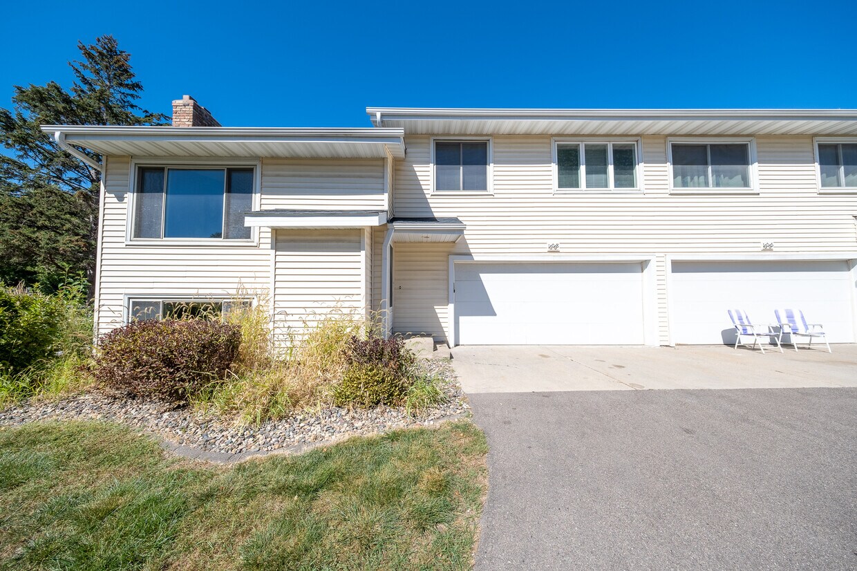 Foto principal - 16068 Foliage Ave