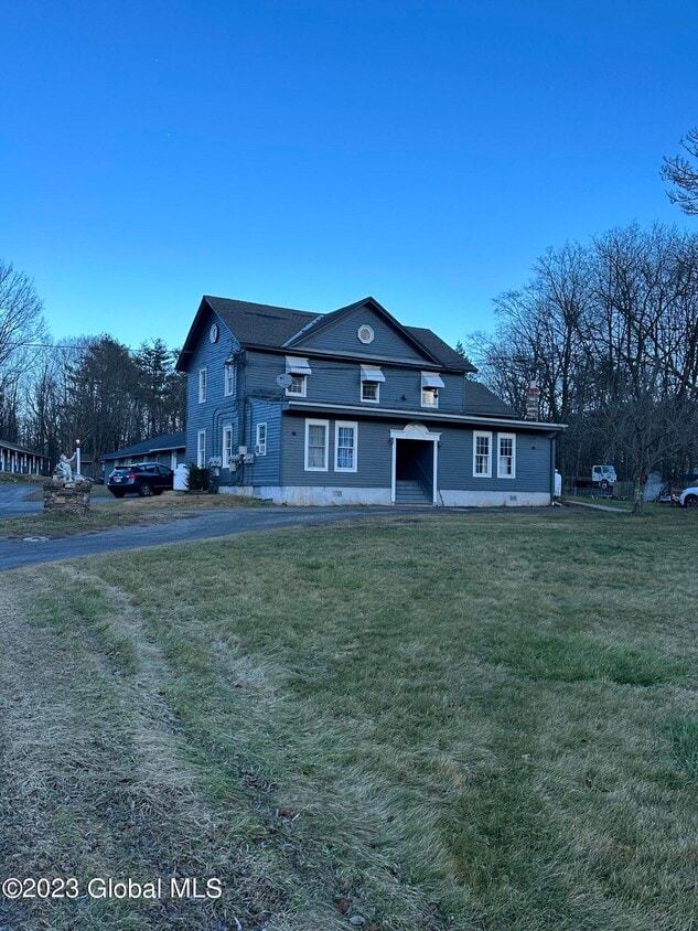 586 Old Rte 23 Unit 4, Cairo, NY 12413 Apartment for Rent in Cairo