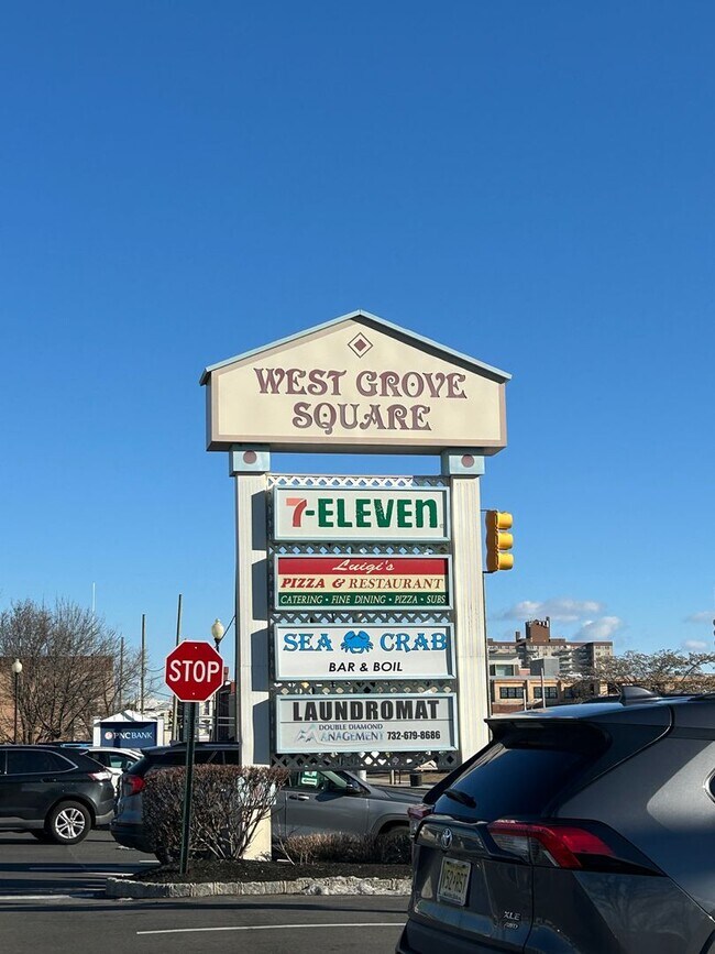 Foto del edificio - 1700 Heck Ave