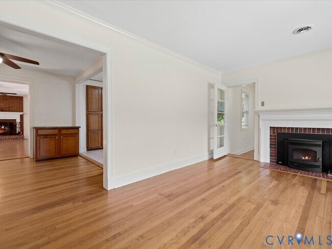 Foto del edificio - 8913 Michaux Ln