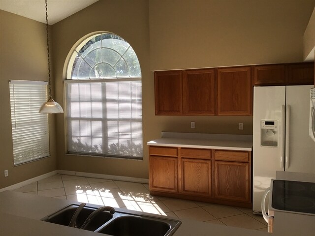 Foto del edificio - 2238 Holly Ridge Dr