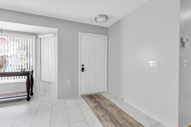 Foto del edificio - 7099 Pond View Ct