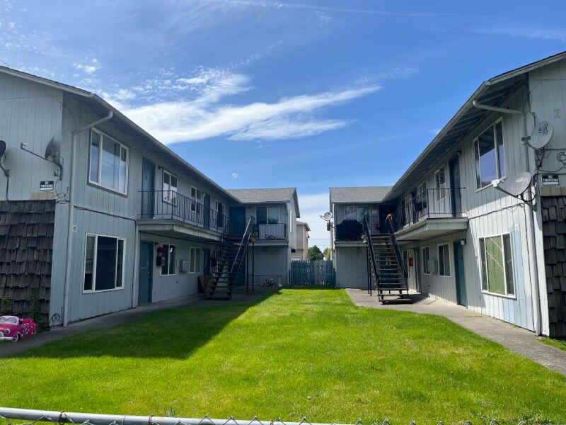 Foto principal - 941 8th Ave
