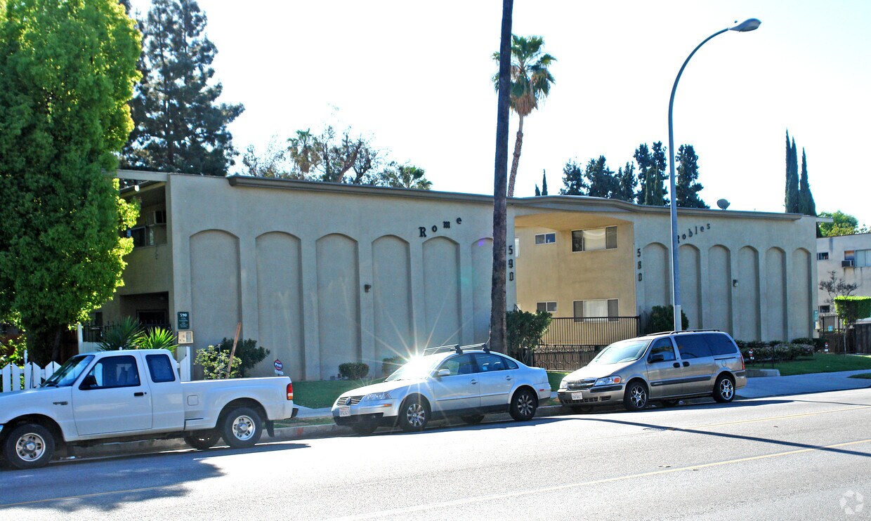 Building Photo - Robles & Rome Apartments