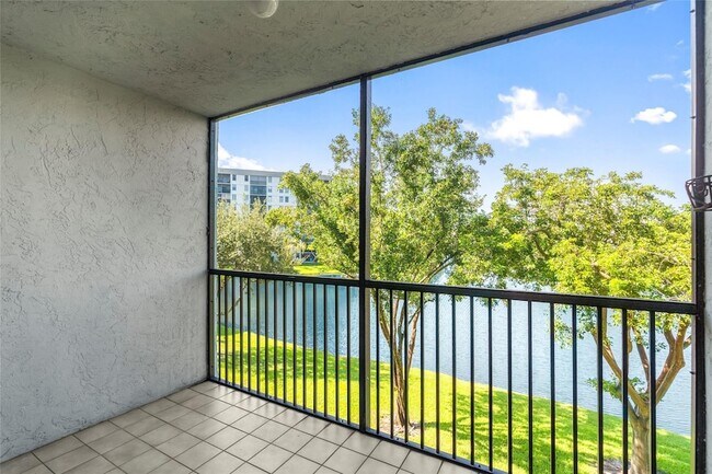 Foto del edificio - 2226 N Cypress Bend Dr