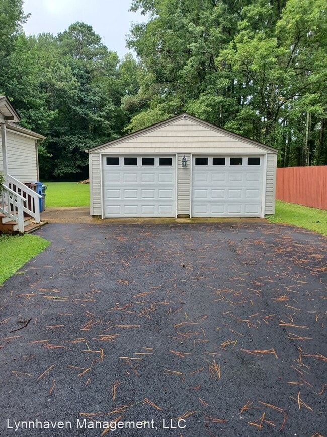 Building Photo - 3 br, 2 bath House - 4729 Charlton Dr