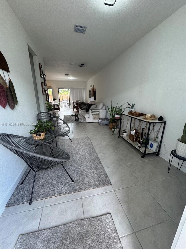 Foto del edificio - 466 NE 5th St