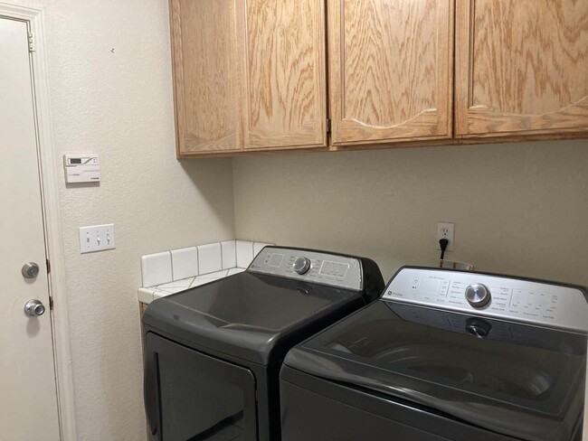 Foto del edificio - 660 Mission Ridge Dr