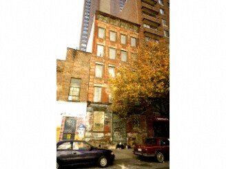 Building Photo - 302 E 95th St