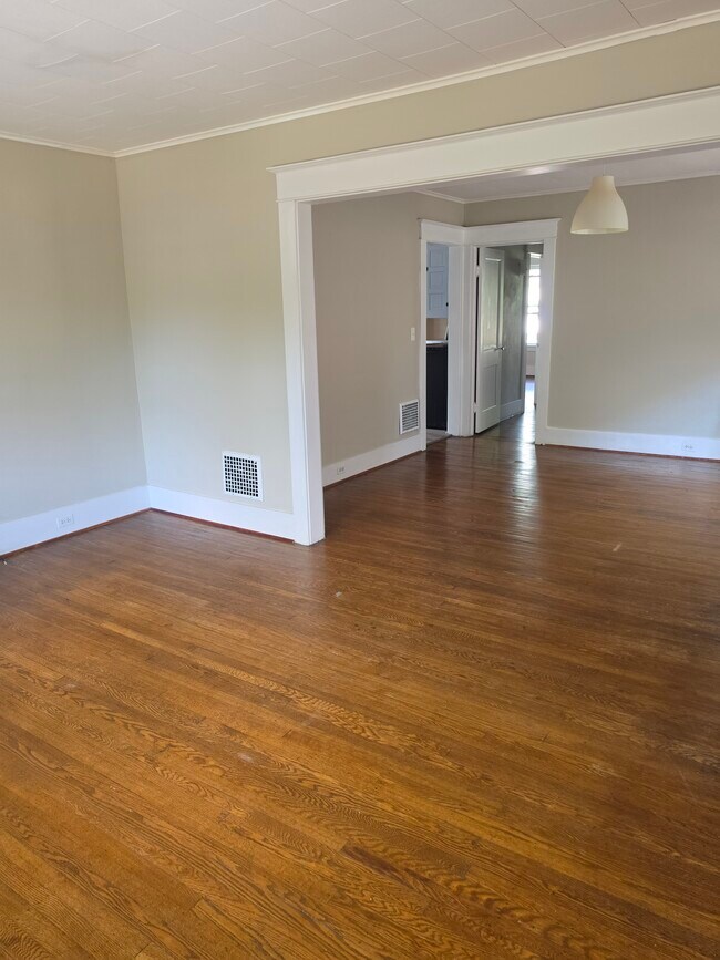 Foto del edificio - 339 Crestwood Ave
