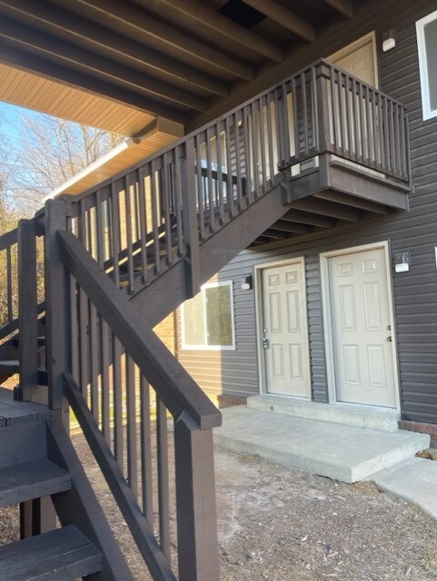 Building Photo - 807 S Morrison Ave