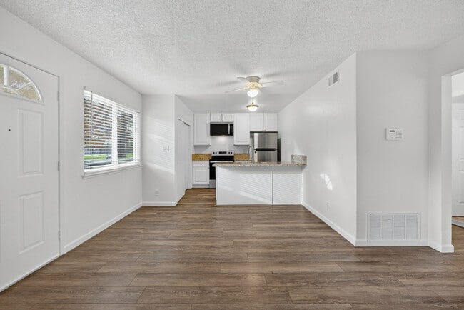 Building Photo - 81 La Fresa Ct