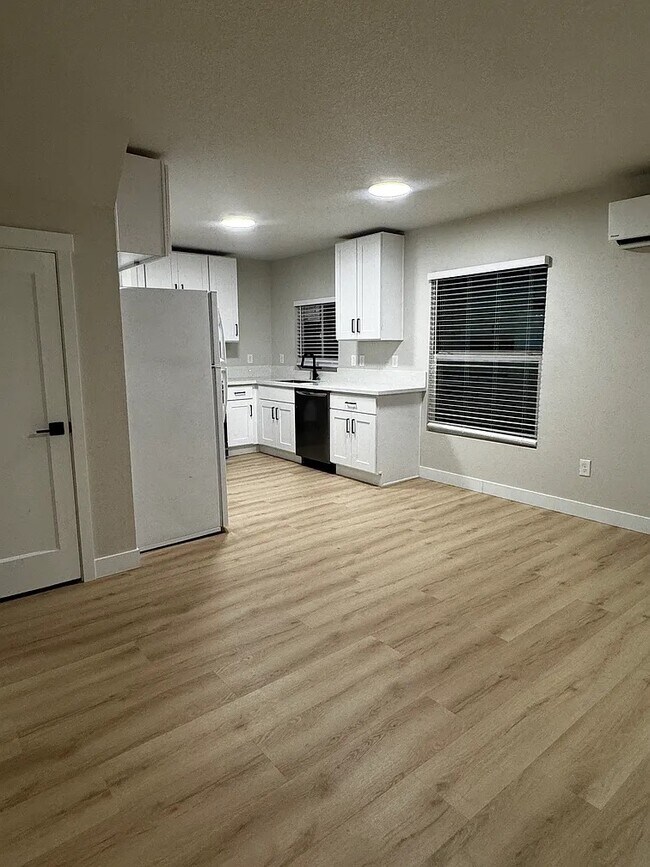 Foto del edificio - 7414 N Albina Ave